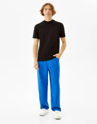 T-Shirt im Slim-Fit mit geripptem Stehkragen